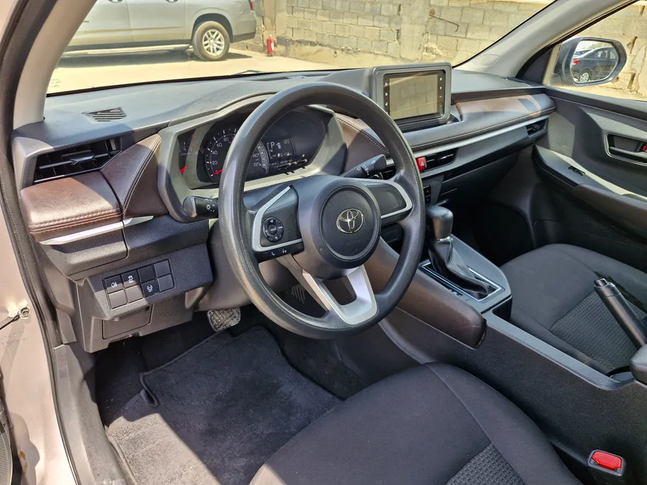 2023 Toyota Yaris  Y 