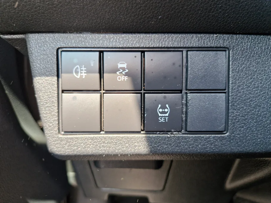 2023 Toyota Yaris  Y 