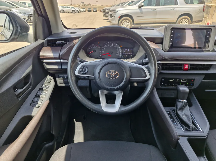 2023 Toyota Yaris  Y 