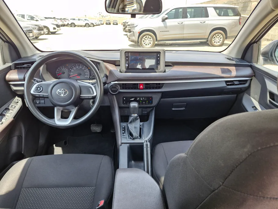 2023 Toyota Yaris  Y 