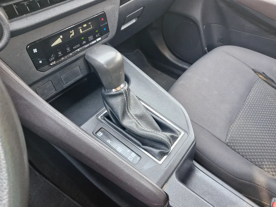 2023 Toyota Yaris  Y 
