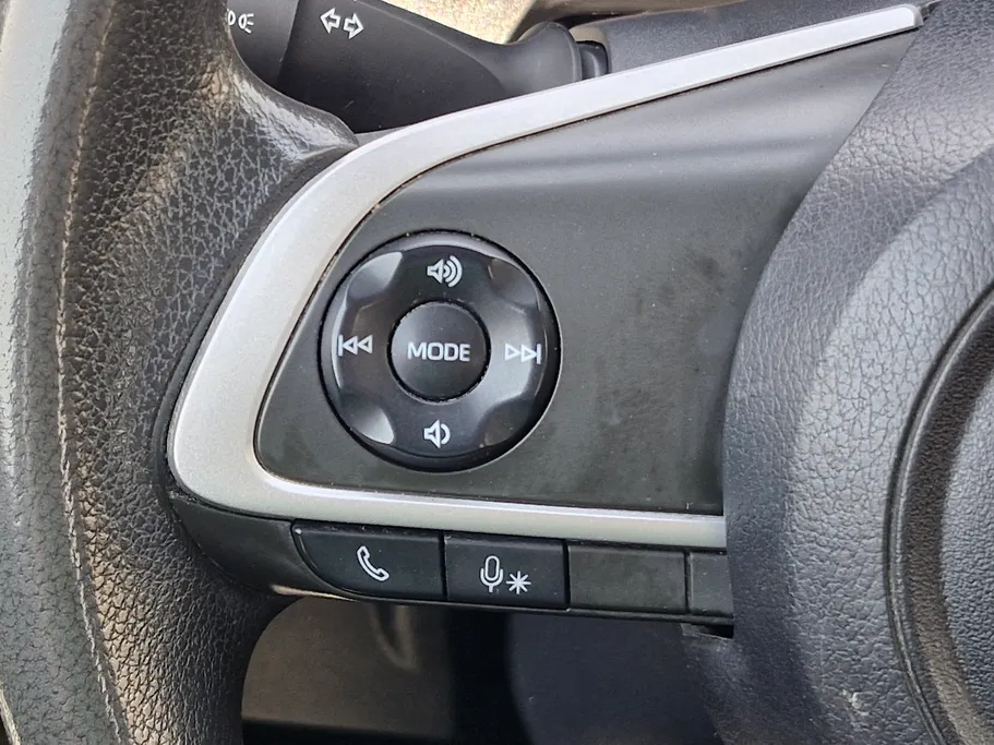 2023 Toyota Yaris  Y 