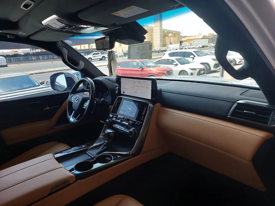 لكزس LX 600 2024 