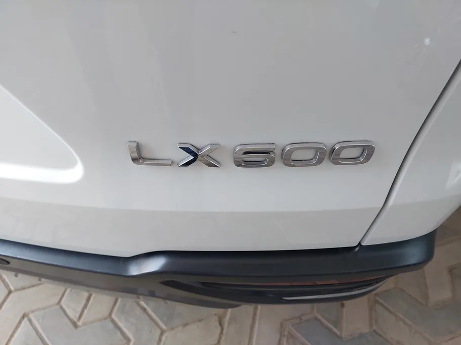لكزس LX 600 2024 