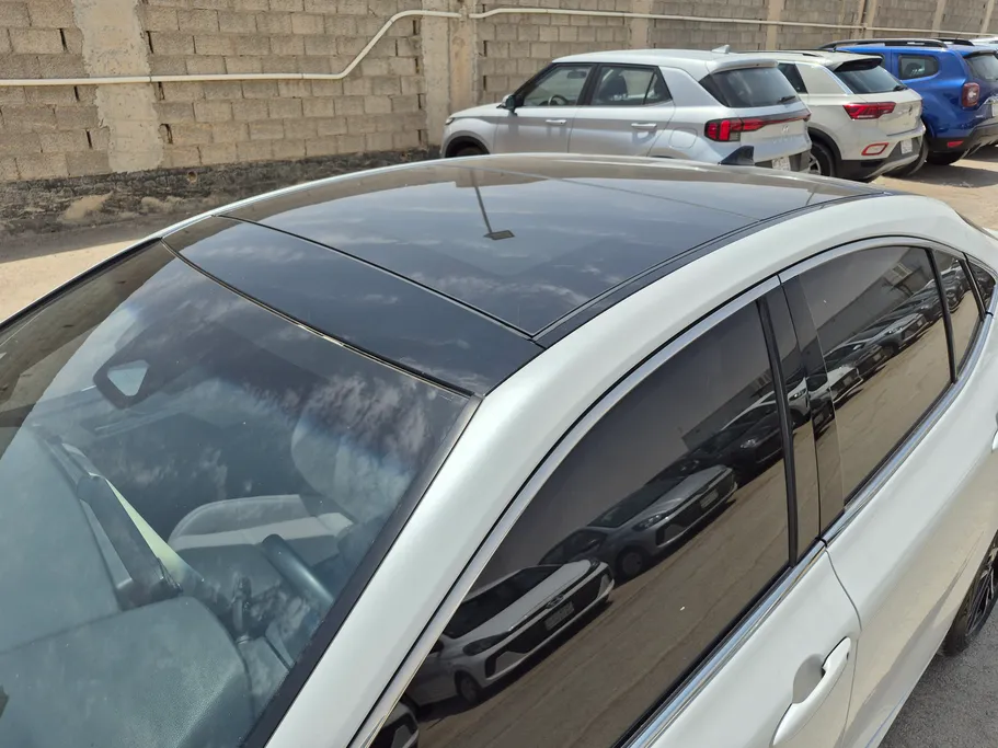 تويوتا كامري GLE HEV  2025 