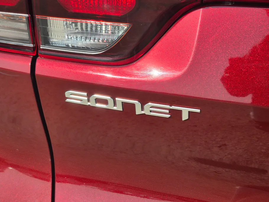 2023 Kia SONET LX 