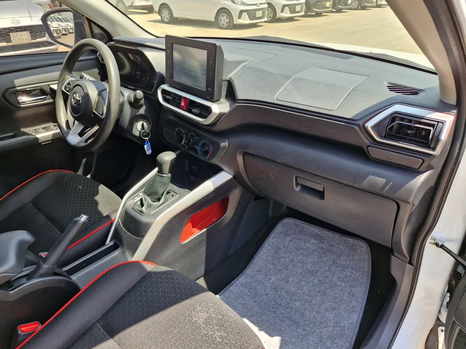 2024 Toyota Raize XLE 