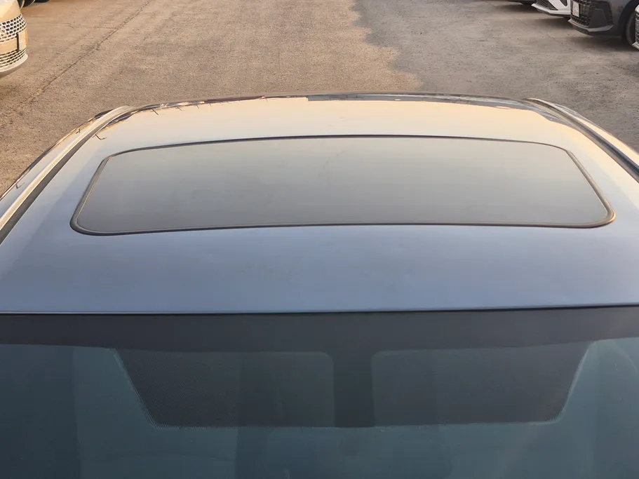تويوتا كورولا XLI Executive Moonroof 2025 