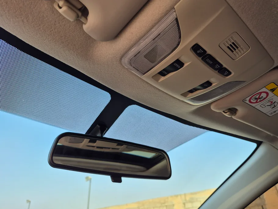تويوتا كورولا XLI Executive Moonroof 2025 