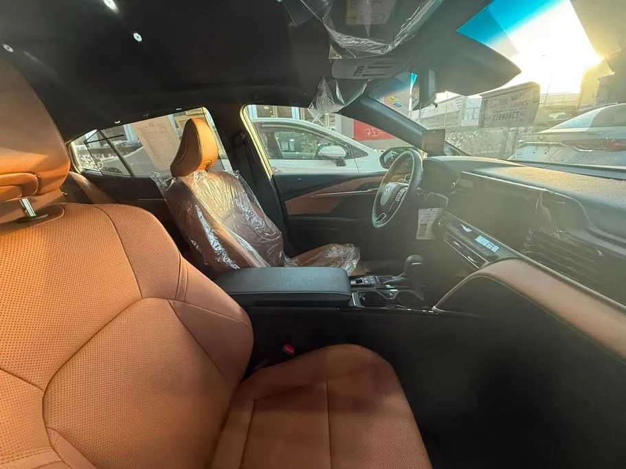 2026 Toyota Camry  LUMIERE HEV 