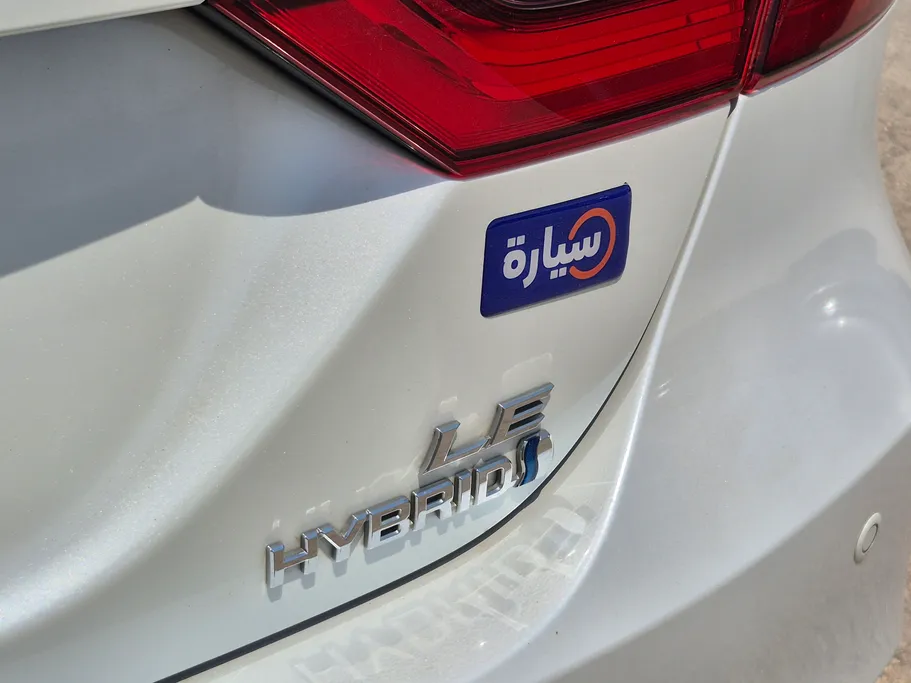 تويوتا كامري LE HEV 2023 
