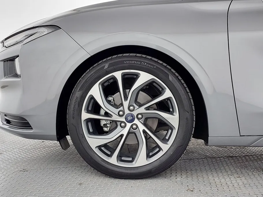 2025 Ford Taurus Titanium 