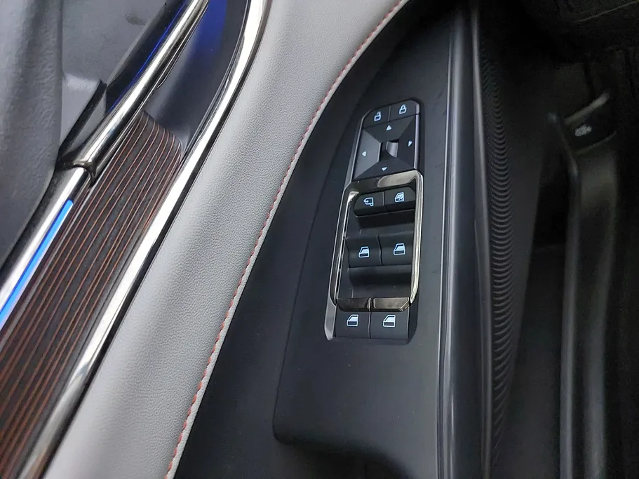 2025 Ford Taurus Titanium 