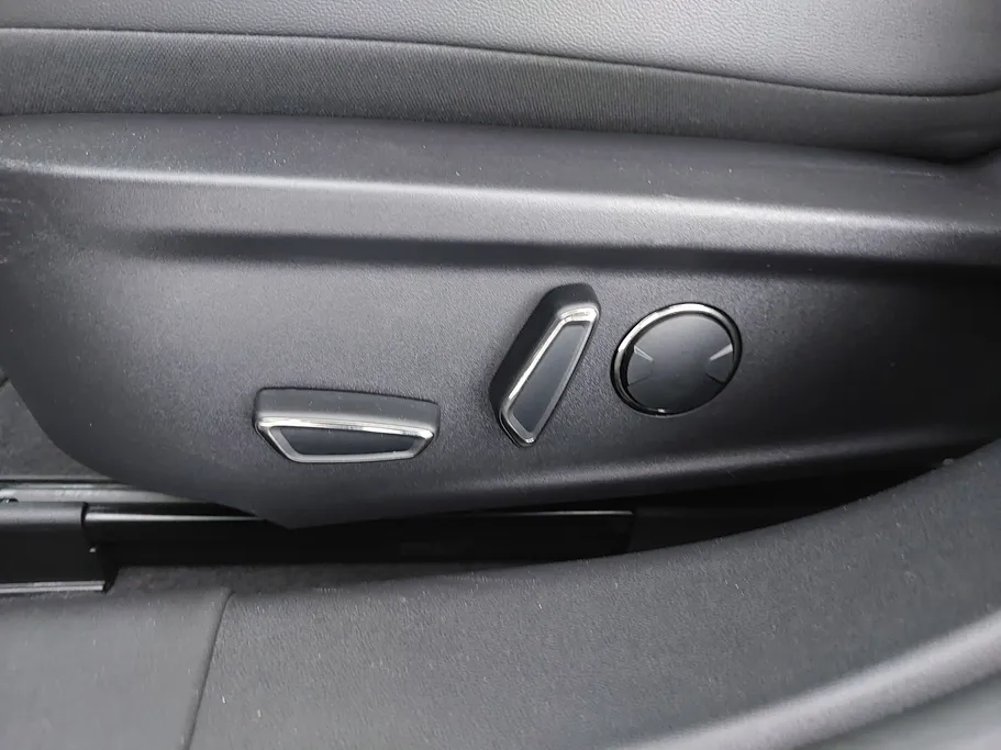 2025 Ford Taurus Titanium 