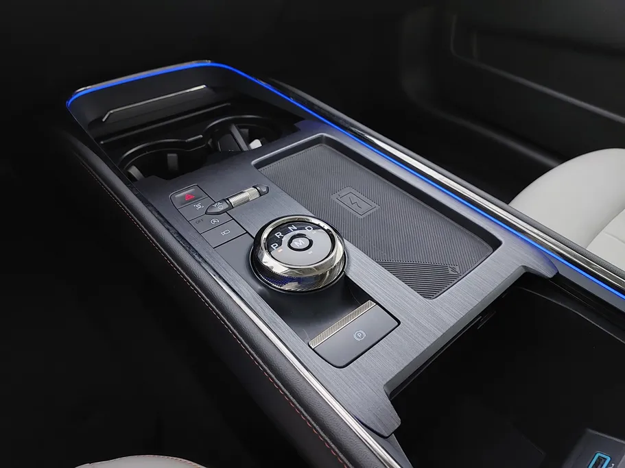 2025 Ford Taurus Titanium 