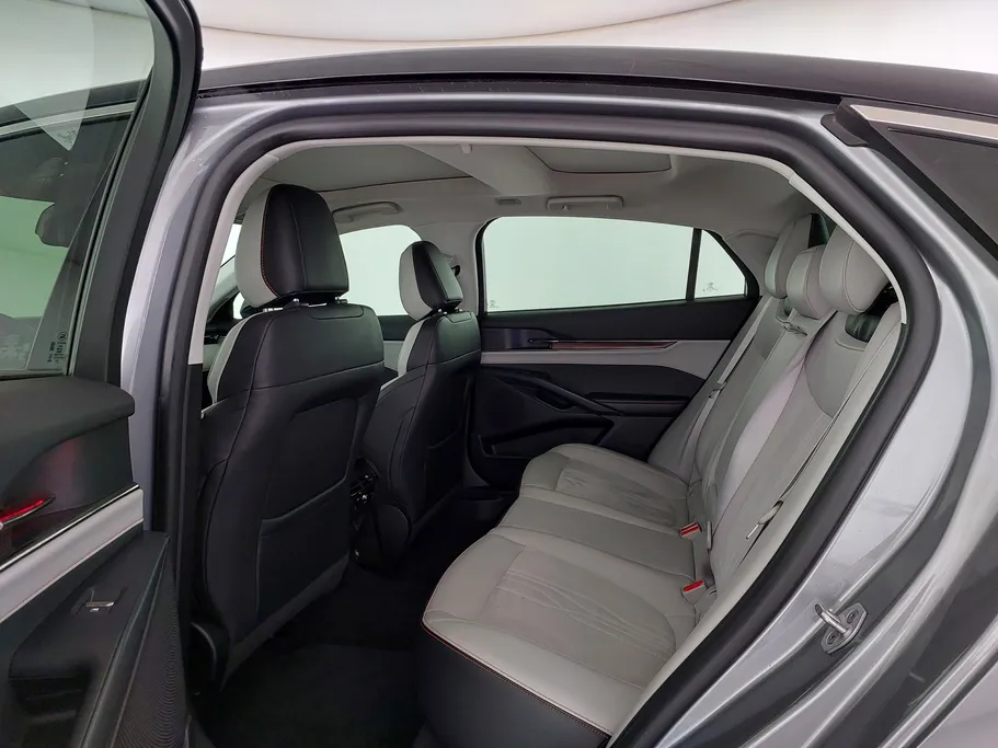 2025 Ford Taurus Titanium 