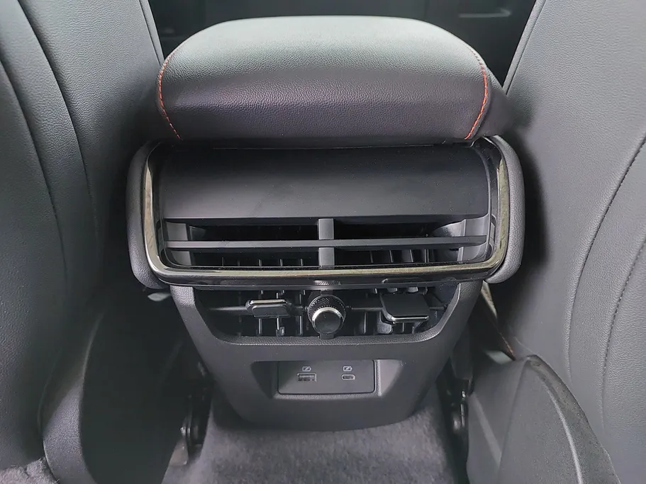 2025 Ford Taurus Titanium 