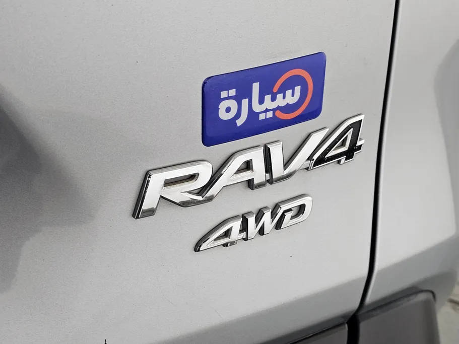 تويوتا راف فور LE 2022 