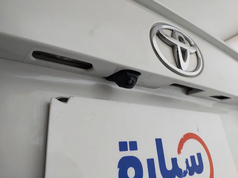 تويوتا راف فور LE 2021 