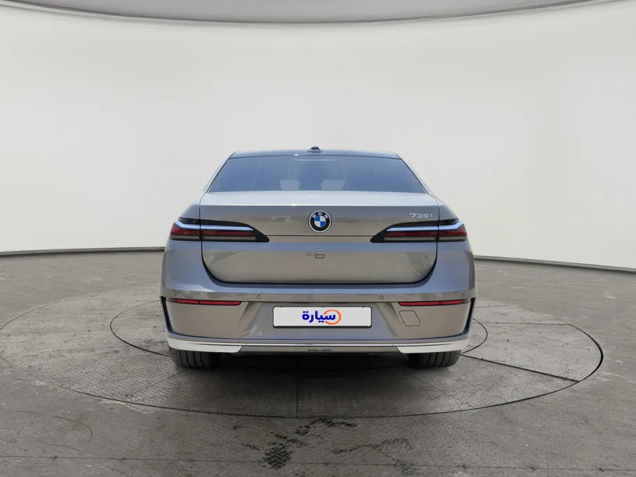 2024 BMW 7 Series 735i 