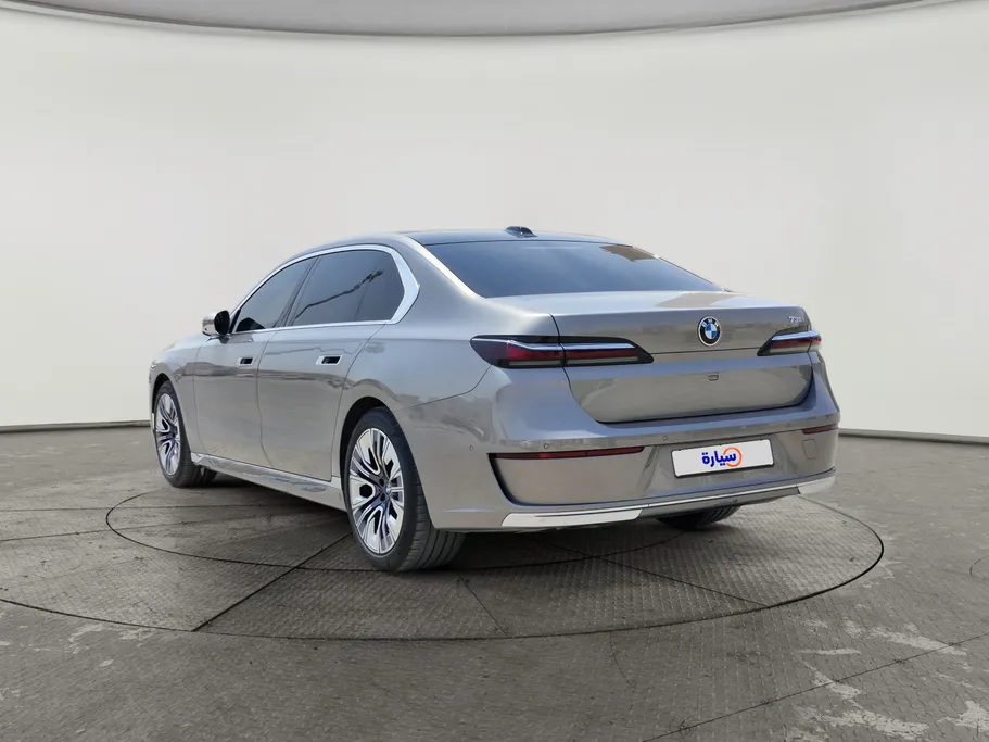 2024 BMW 7 Series 735i 