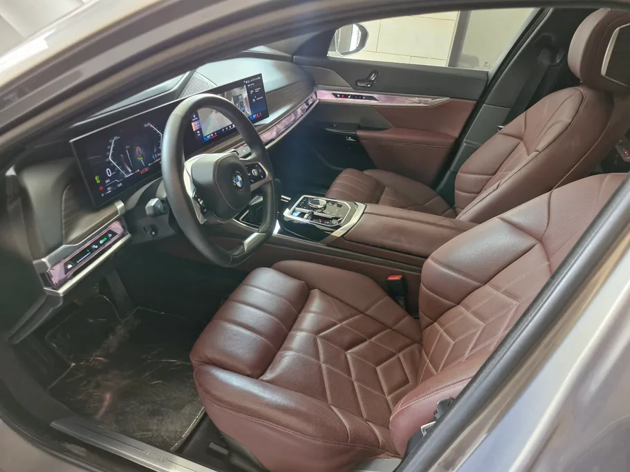 2024 BMW 7 Series 735i 