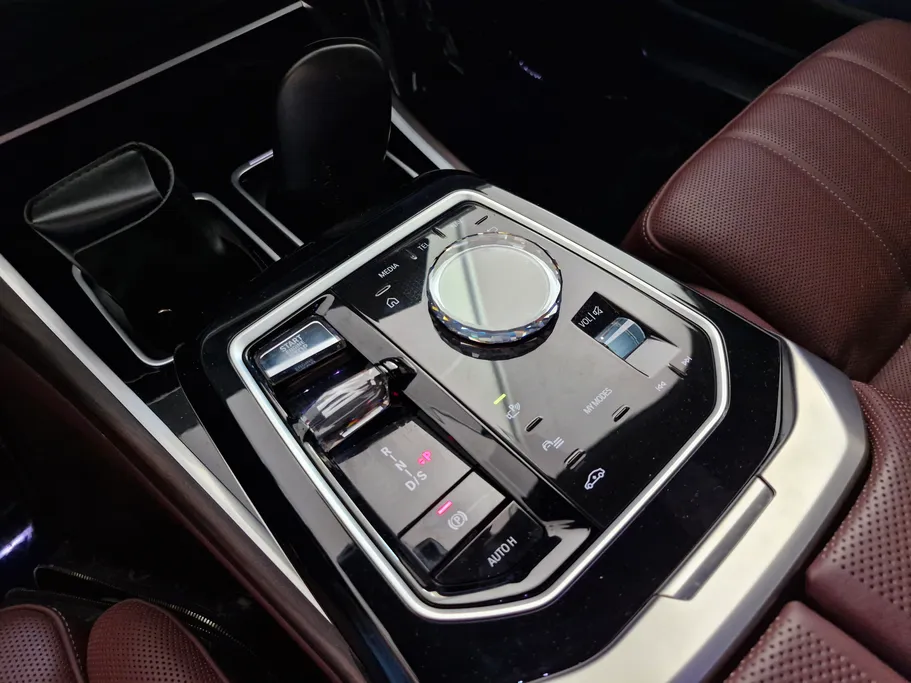2024 BMW 7 Series 735i 