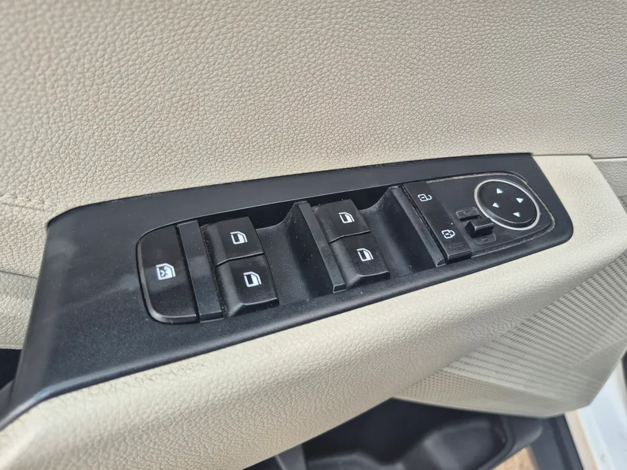 2023 Kia Carens LX S1 