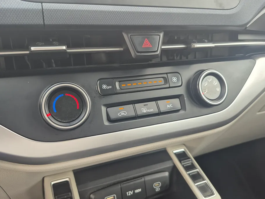2023 Kia Carens LX S1 