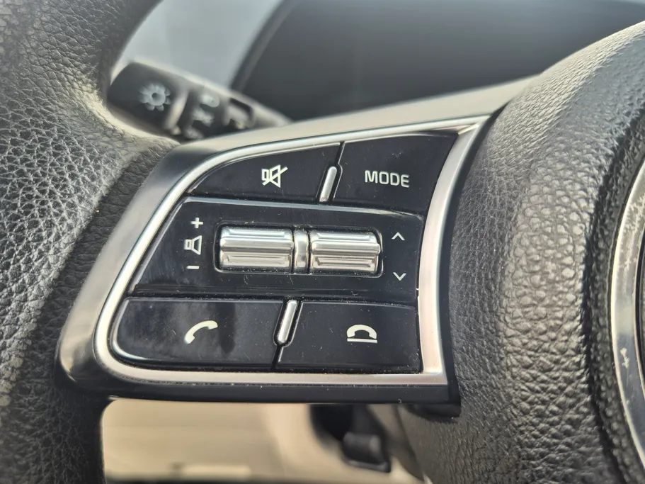 2023 Kia Carens LX S1 