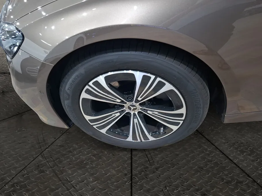 2025 Mercedes E 200 