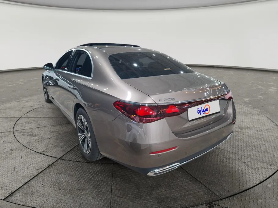 2025 Mercedes E 200 