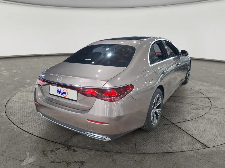 2025 Mercedes E 200 