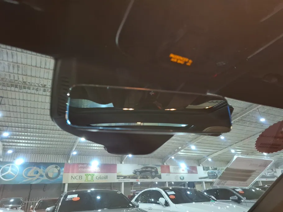2025 Mercedes E 200 
