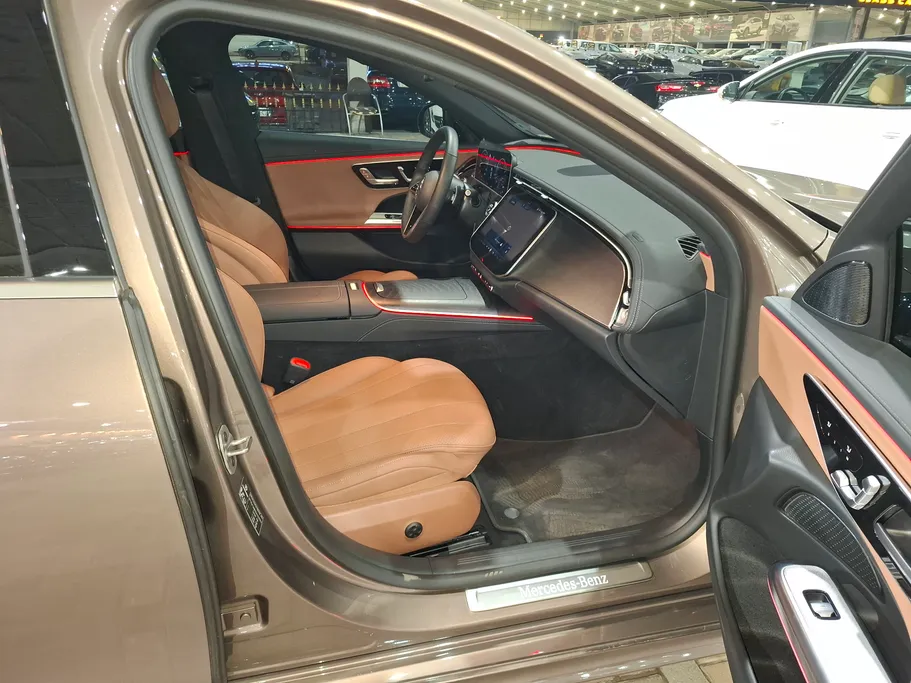 2025 Mercedes E 200 