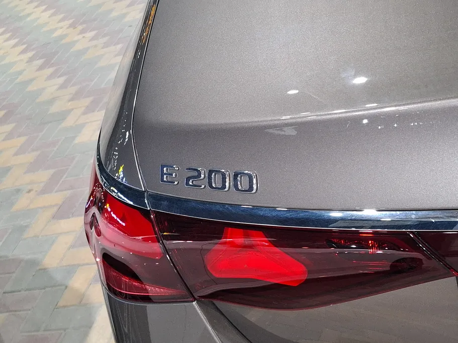 2025 Mercedes E 200 