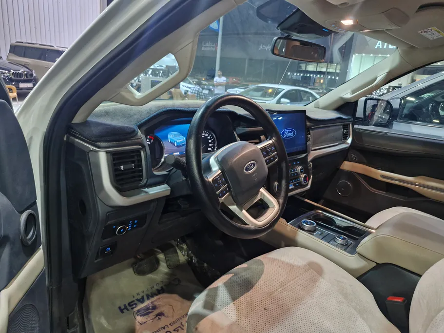 2024 Ford Expedition XLT 