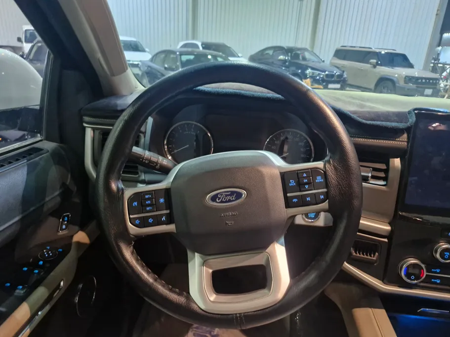 2024 Ford Expedition XLT 