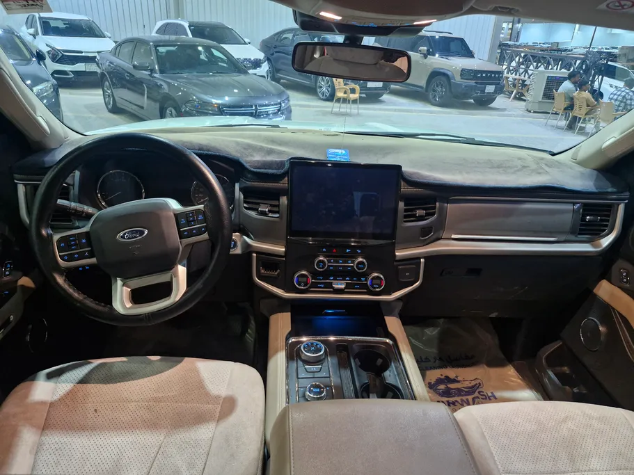2024 Ford Expedition XLT 