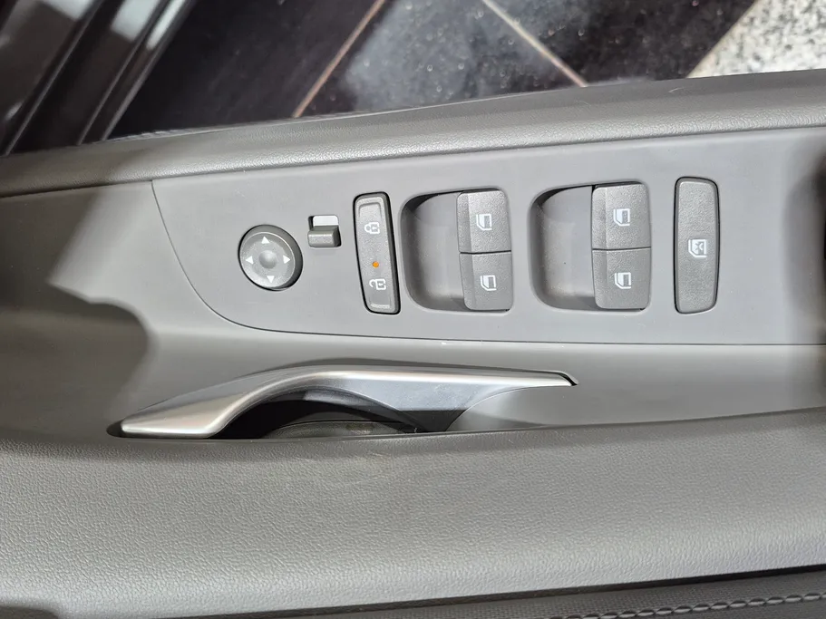 2025 Hyundai Elantra Fleet 