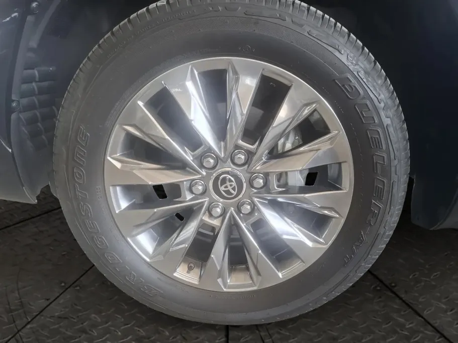 تويوتا لاندكروزر GXR4 2025 