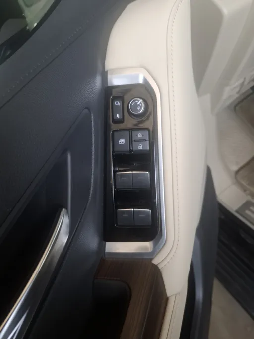 تويوتا لاندكروزر GXR4 2025 