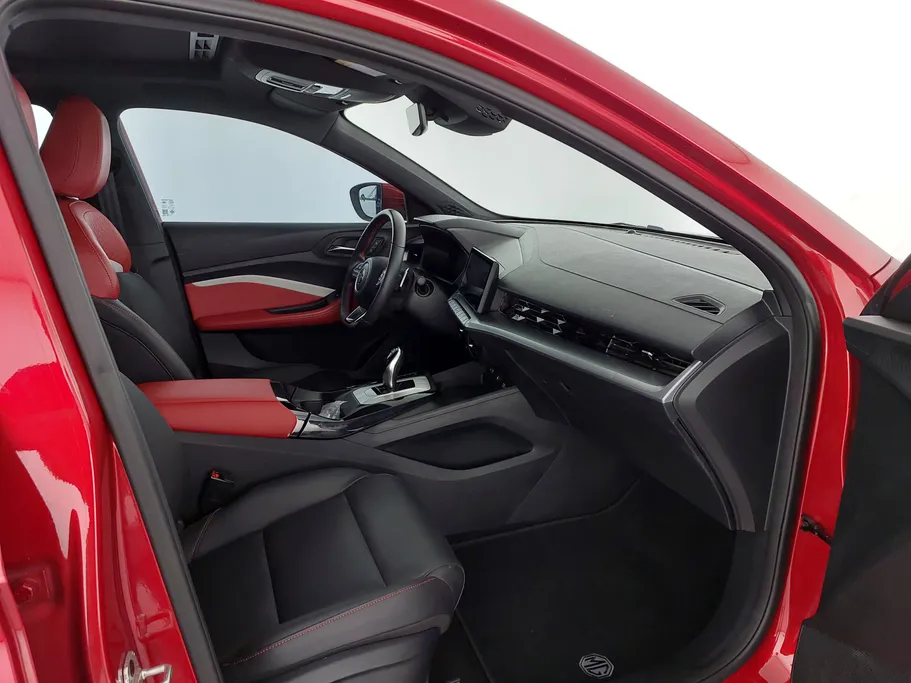 2022 MG GT LUX 