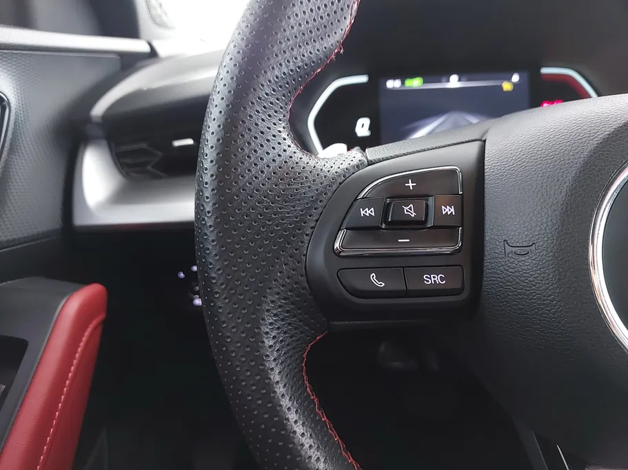 2022 MG GT LUX 