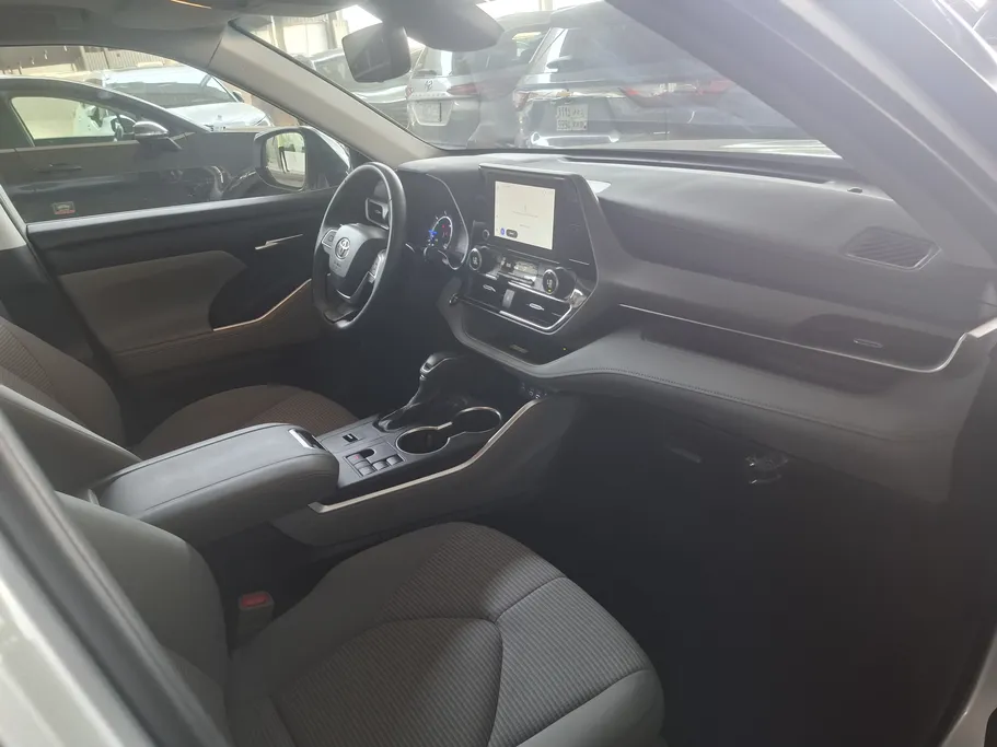 2023 Toyota Highlander GLE 
