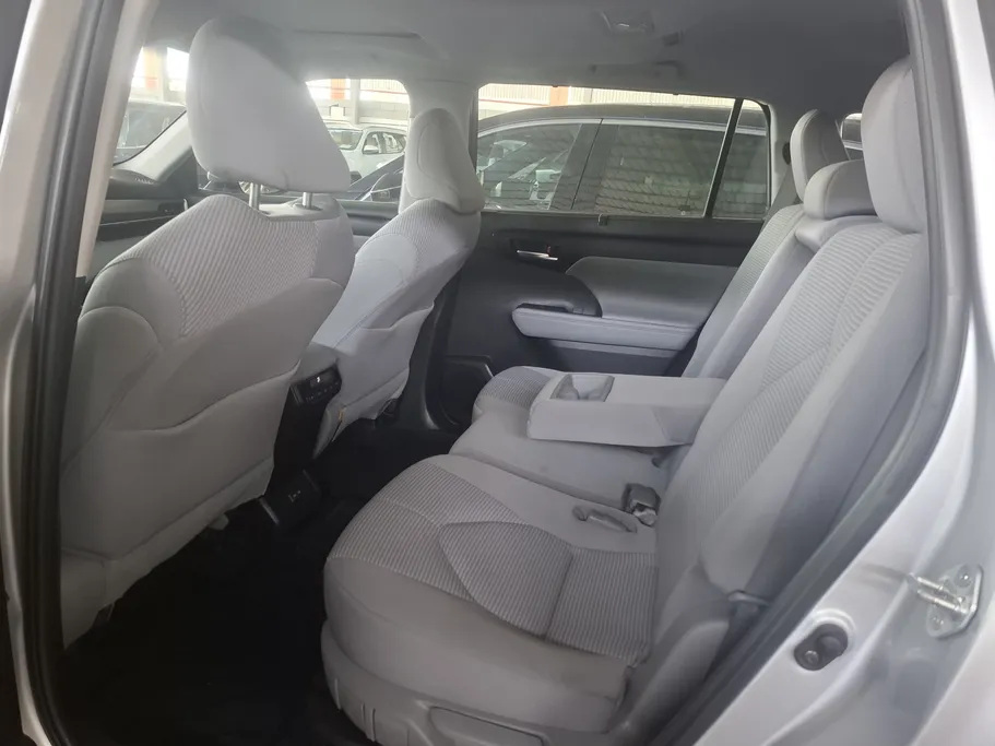 2023 Toyota Highlander GLE 