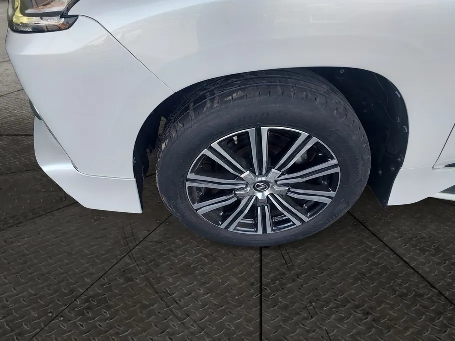2020 Lexus LX 570 S 