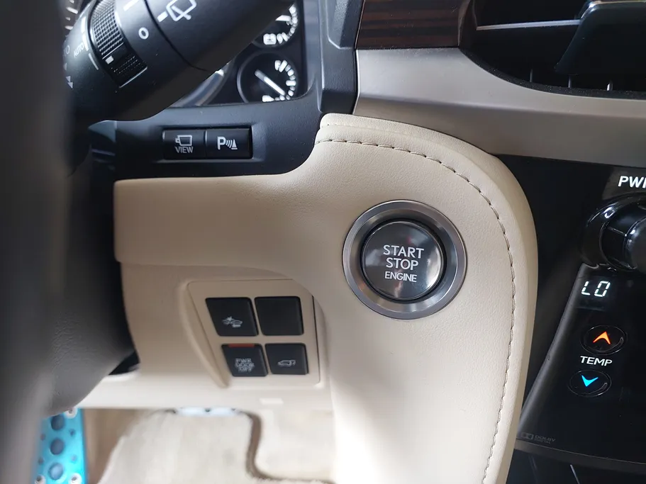 2020 Lexus LX 570 S 
