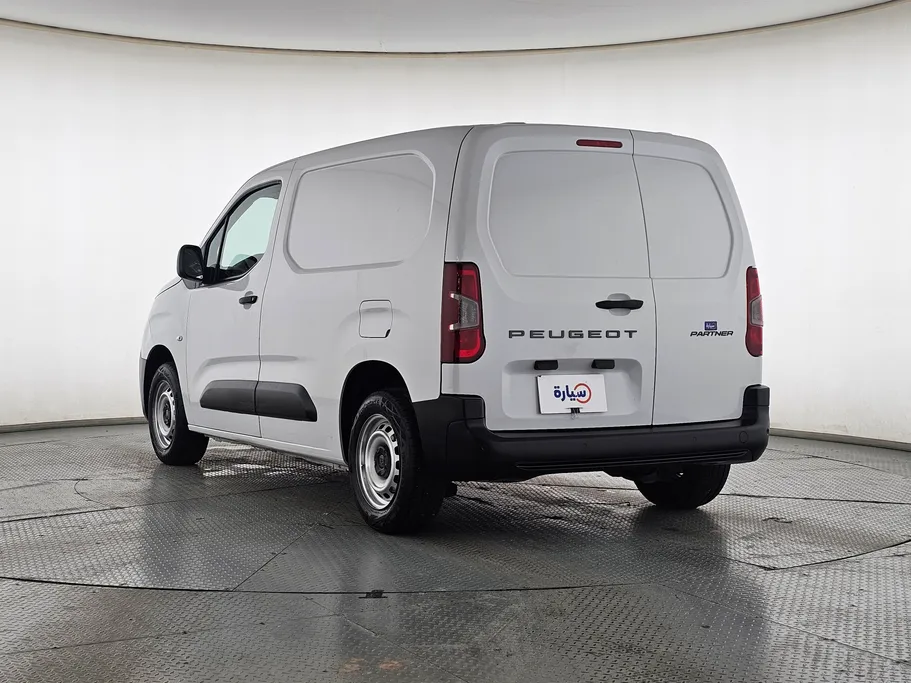 بيجو بارتنر Short van 2025 