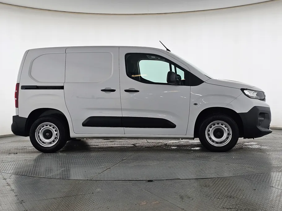 بيجو بارتنر Short van 2025 